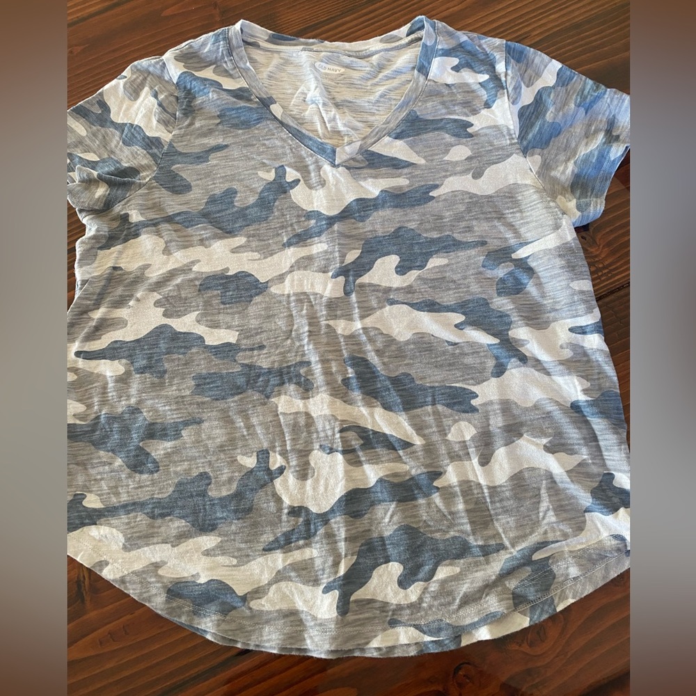 Old Navy Blue Camo tee shirt